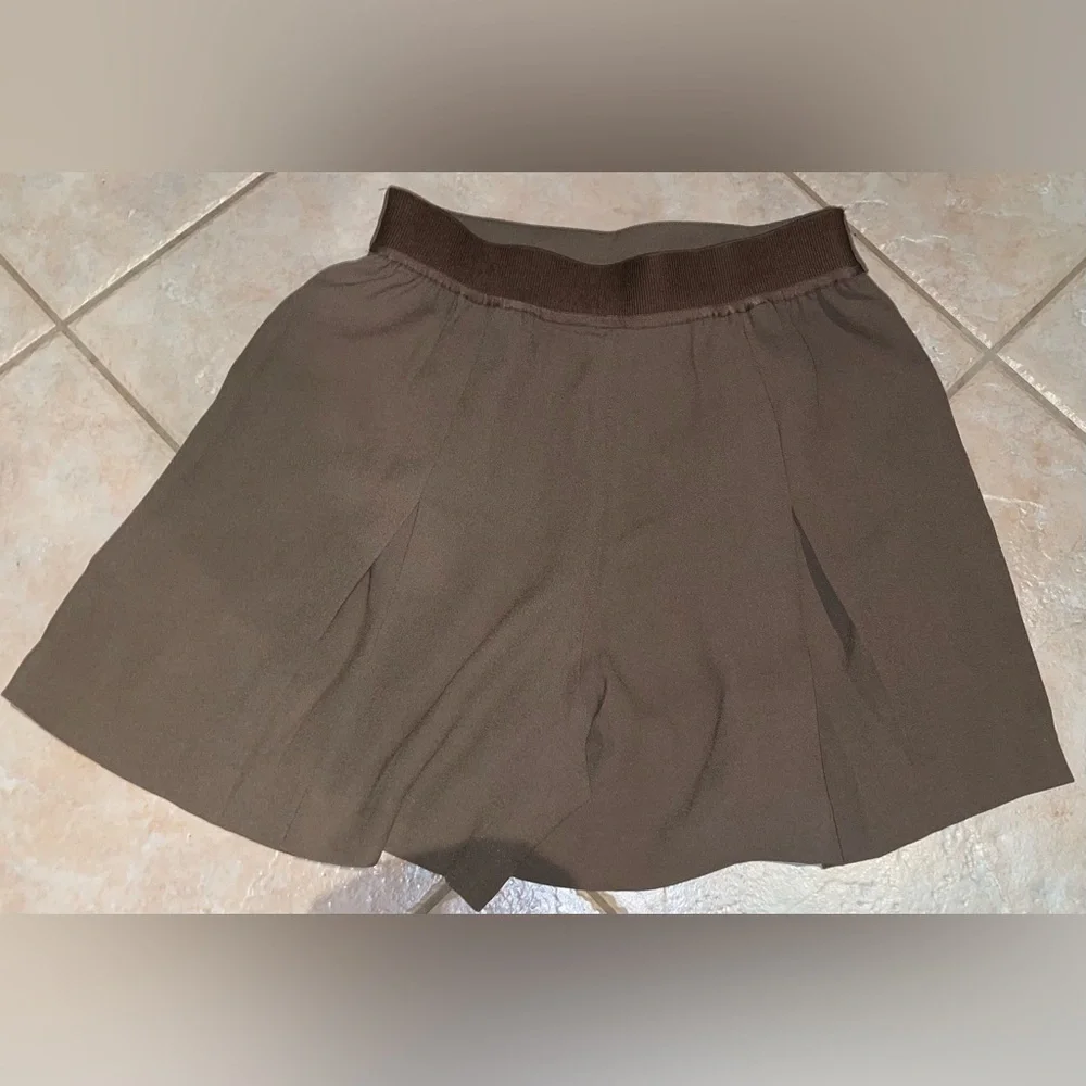 SPANX High Waist Pleated Shorts - Brown